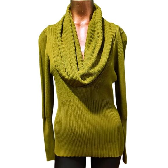 Carmen by Carmen Marc Valvo Green Cowl Neck Sweater with Ribbing, Size XL - Picture 1 of 7